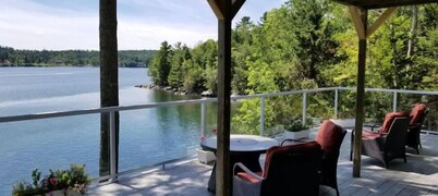 Luxury w/FIRE PIT,  HOT TUB, KAYAKS by the water! PEACEFUL, PRIVATE & THE VIEW!