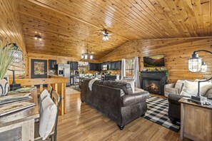 TV connectée, cheminée, jeux vidéo, baby-foot