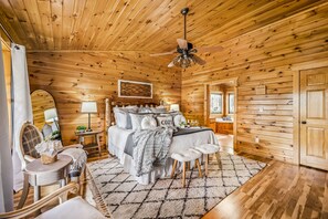 3 chambres, bureau, fer et planche à repasser, lit parapluie