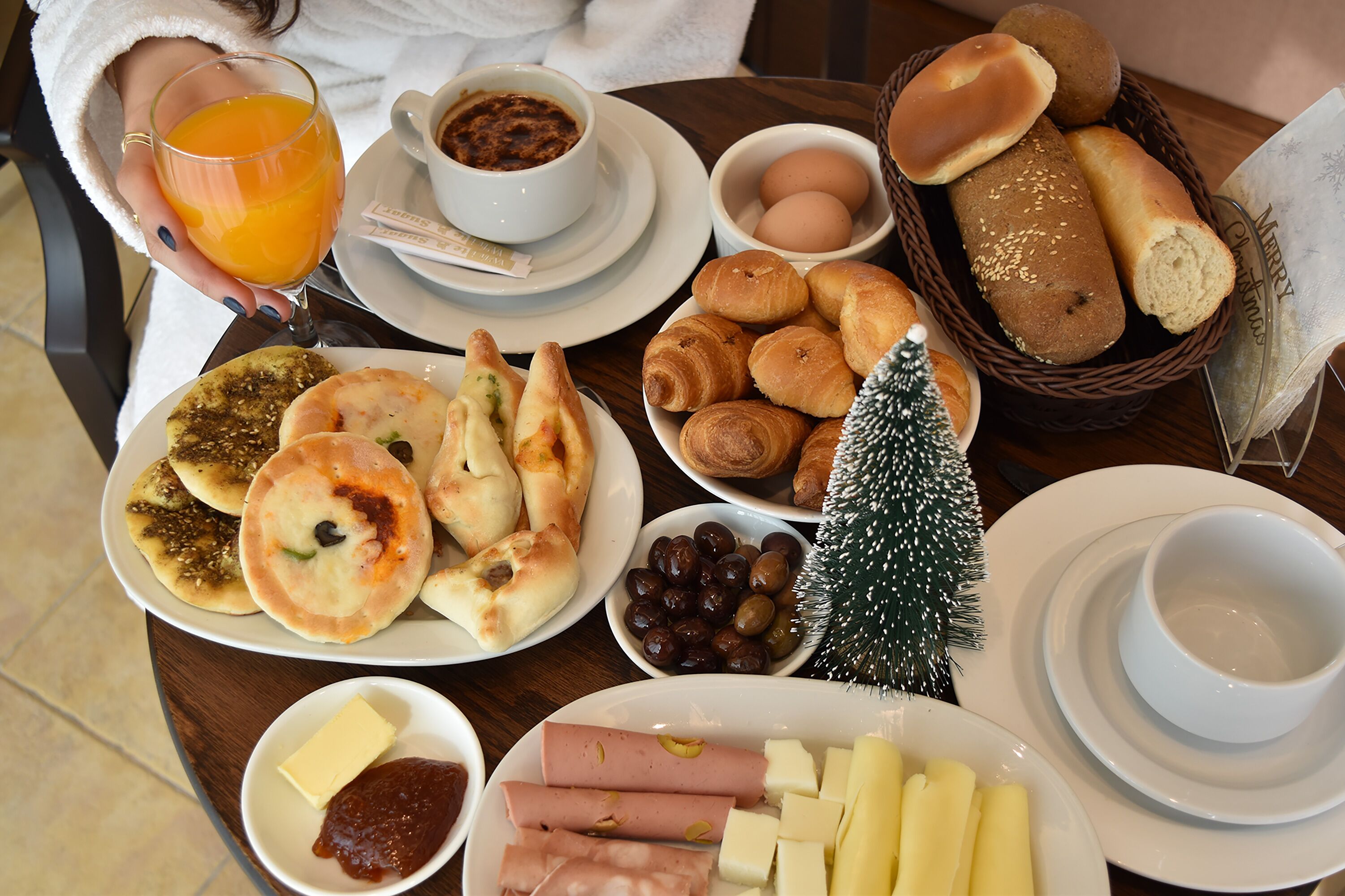 Bao gồm bữa sáng buffet hàng ngày 