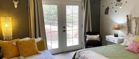 4 habitaciones, escritorio, wifi gratis y ropa de cama
