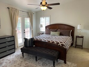 4 habitaciones, escritorio, wifi gratis y ropa de cama