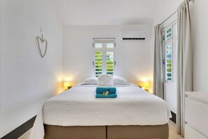 2 soverom, skrivebord, reiseseng for barn og wi-fi (inkludert)