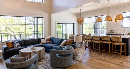 Kayak Kove* DOCK* Lake front Tim's Ford Lake NEW- 2 kayaks