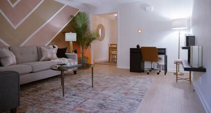 Sleeps 6, 3 Queen Beds, Centrally Located, Near Downtown KC & County Club Plaza
