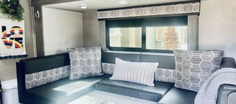 New Private Travel Trailer on Nice property- Sleeps 6