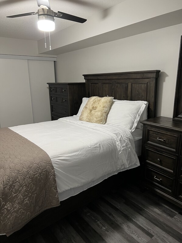 2 عدّة غرف نوم وواي فاي وملاءات أسرّة