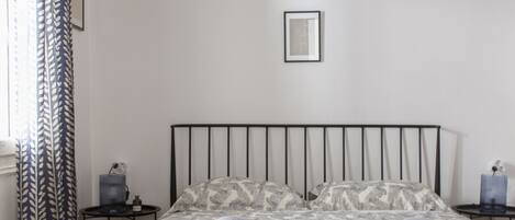 2 dormitoris, planxa i posts de planxar, wifi gratuïta i roba de llit