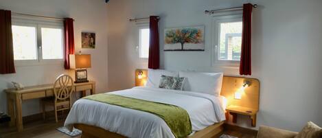 2 habitaciones, caja de seguridad en la habitación y escritorio