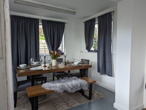 Dining - Family/Pet Friendly Home - 3 min from the beach! (St Ives)