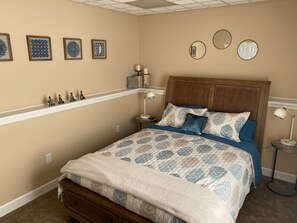6 bedrooms, iron/ironing board, travel crib, free WiFi