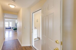 Interior - Cozy Delafield Apartment - Walk to Lake! (Delafield)