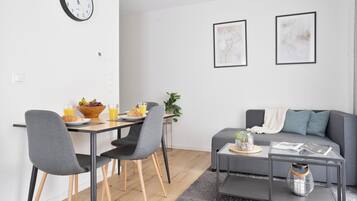 Verdunkelungsvorhänge, kostenloses WLAN, Bettwäsche