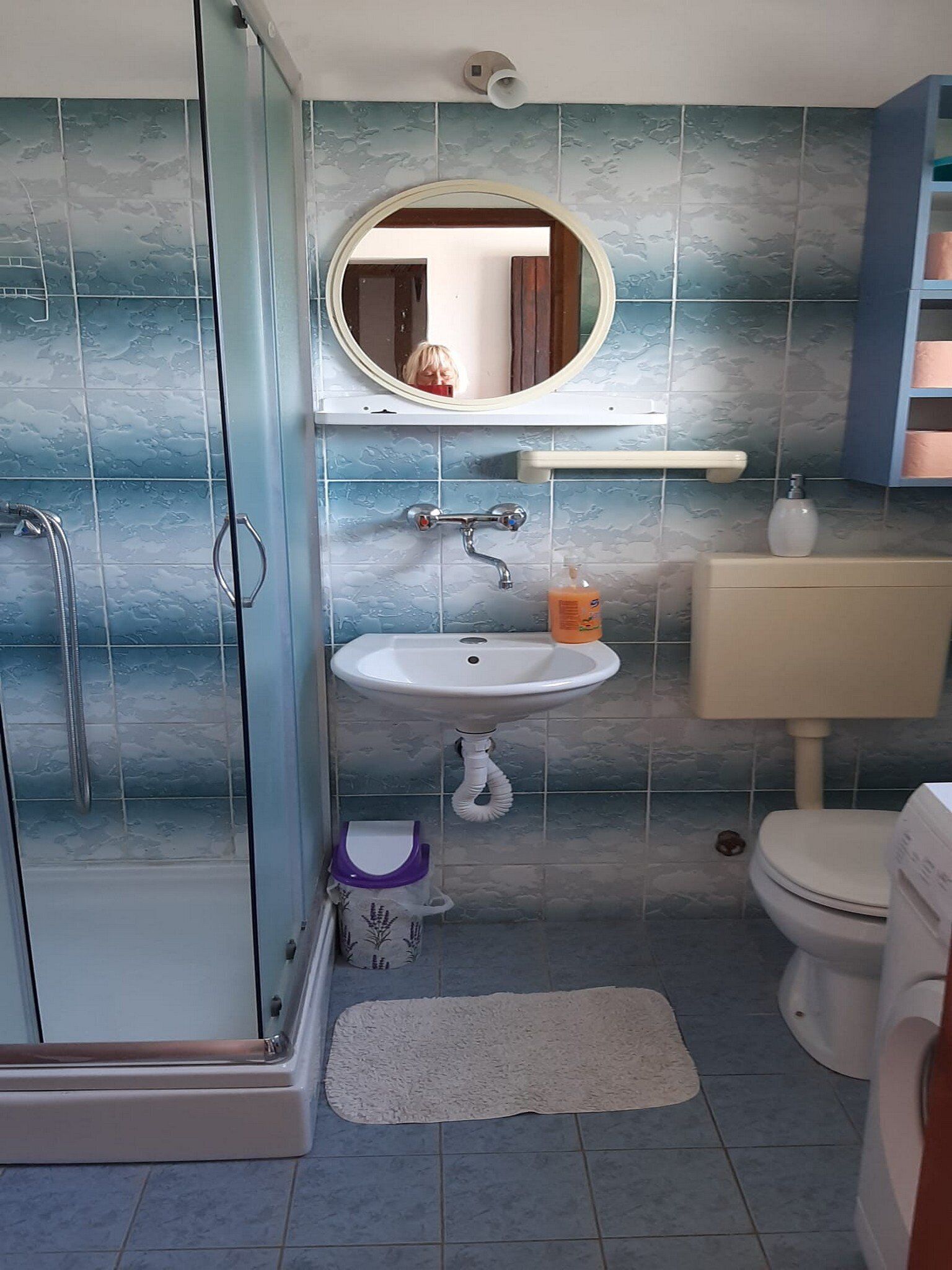 Apartment (Two Bedroom Apartment with Terrace an) | Bathroom | Shower, towels