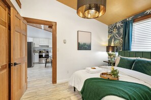 2 chambres, fer et planche à repasser, lit parapluie, Wi-Fi