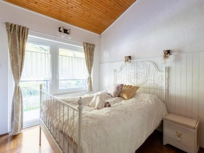 2 Schlafzimmer, Bügeleisen/Bügelbrett, Internetzugang, Bettwäsche