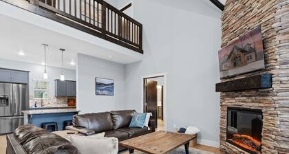 IN DOOR POOL-6BR 5BA Lodges by Silver Dollar City & Table Rock Lake Sleeps 16