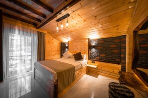 Deluxe Room, Fireplace, Mountain View