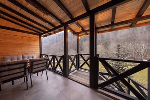 Business Chalet, 1 Double Bed, Jetted Tub, Mountain View | Premium bedding, free WiFi, bed sheets - Abant Zumrut Dag Evi (Bolu)