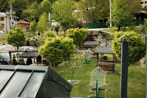 Chalet empresarial, 3 habitaciones, chimenea, vista a la montaña | Ropa de cama de alta calidad, wifi gratis y ropa de cama 