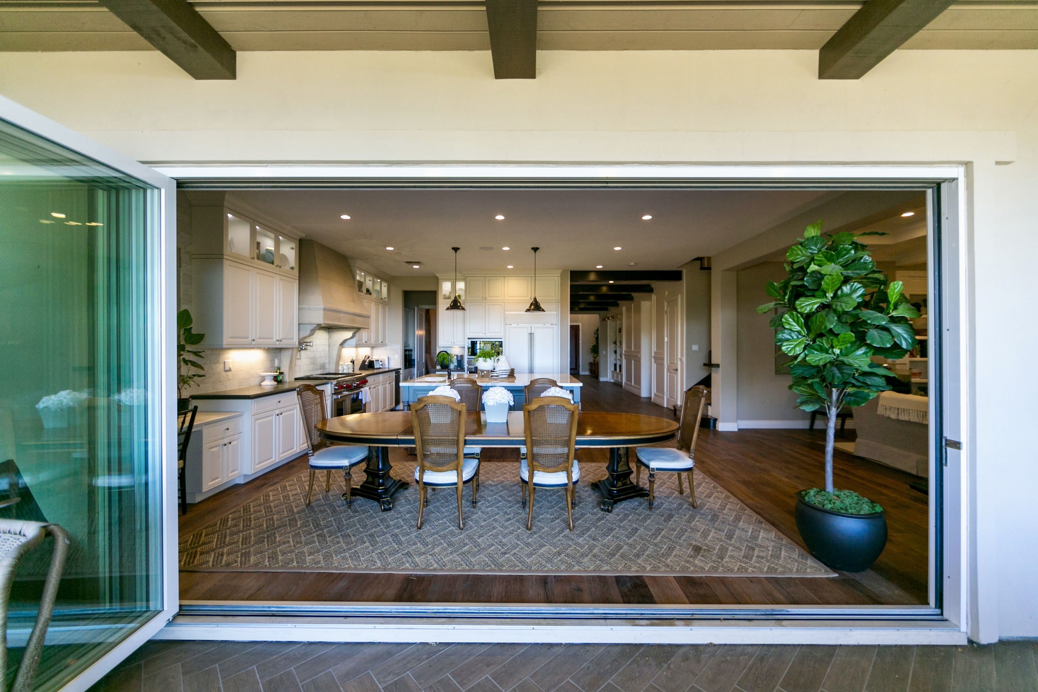Luxurious Country Golf Club Estate w/ 180° Views