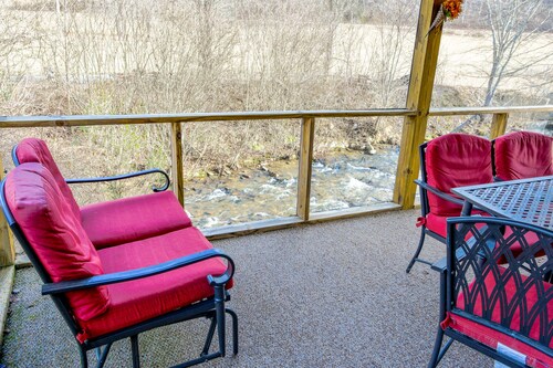 Creek-side home with private hot tub, game room, firepit, deck & mountain view