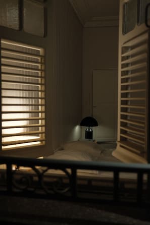 La Parenthèse | In-room safe, desk, free WiFi, bed sheets