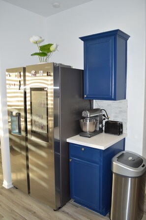 Interior - Private room and bath in Beautiful home (Cypress)