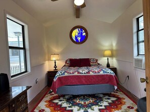5 bedrooms, desk, iron/ironing board, travel crib
