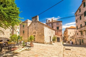 Outdoor dining - Beach apartment Gaj 9 (Šibenik)