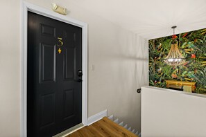 Interior - Walk to Beach  // 50% Off Specials //  Pet Friendly (Indian Harbour Beach)