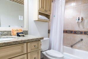 Doccia, asciugacapelli, asciugamani, sapone