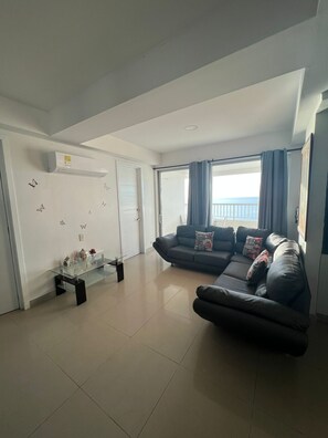 Luxury Apartment | Living area | LCD TV - Beachfront Apartments in Cartagena (Cartagena)