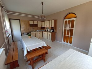 Fridge, microwave, oven, coffee/tea maker