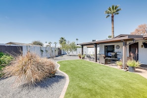 Property grounds - 2 Mi to Old Town Scottsdale: Home w/ Pool Table! (Scottsdale)
