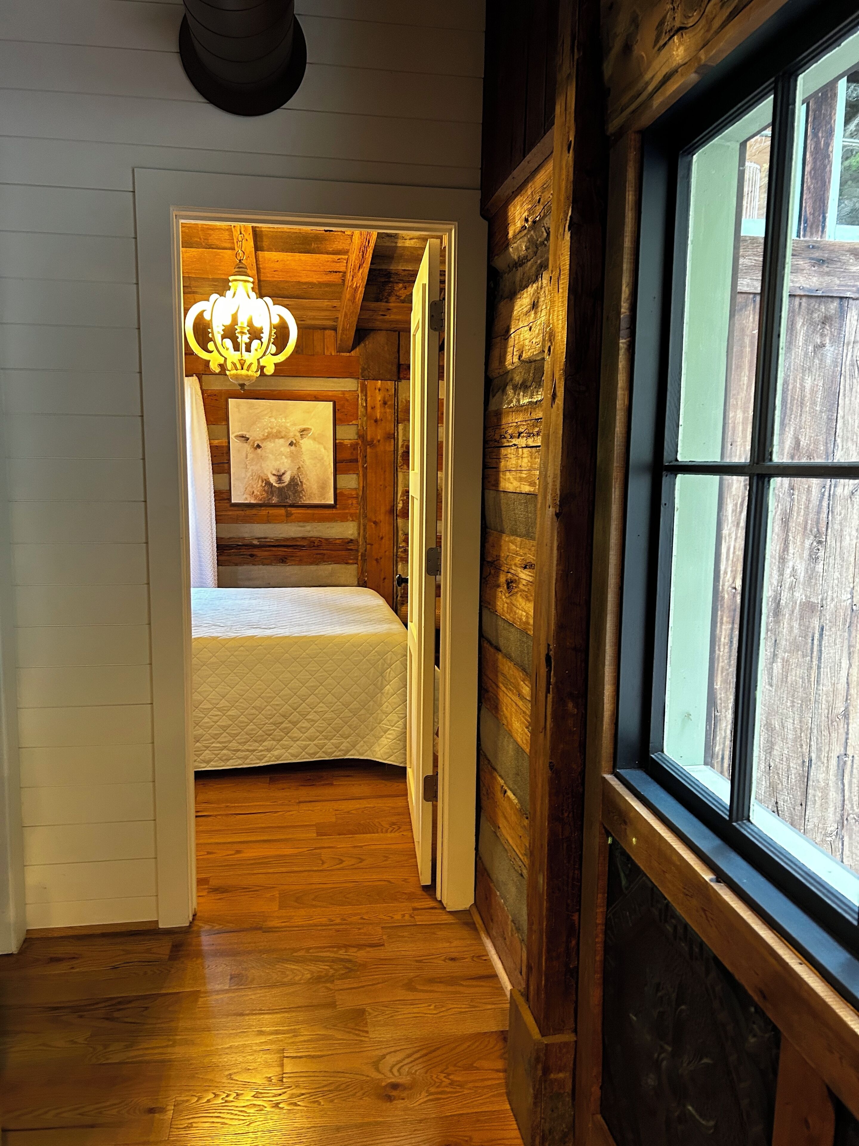 3 bedrooms, iron/ironing board, travel crib, free WiFi