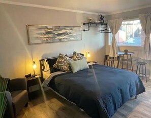 1 室のベッドルーム、WiFi