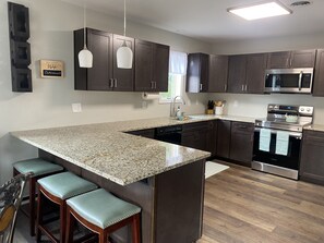 Fridge, microwave, oven, stovetop - Private Entrance and 3 Car Parking, Pets Welcome (Bethlehem)