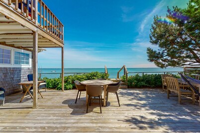 Renovated beachfront condo on Cape Cod Bay with deck & gorgeous views