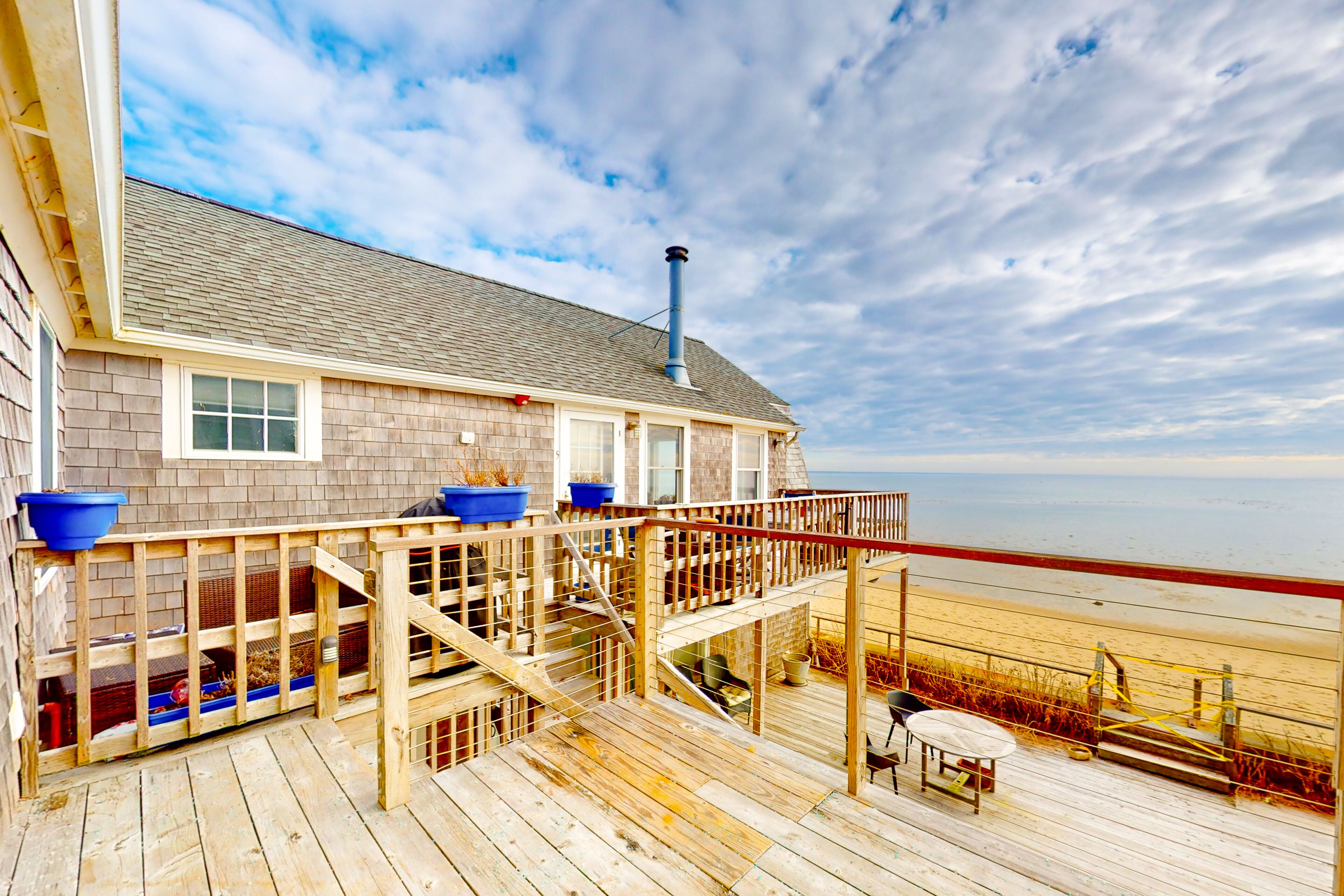 Renovated beachfront condo on Cape Cod Bay with deck & gorgeous views