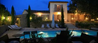 Villa de Charme, à Proximité Immédiate D'uzes et du Pont du Gard