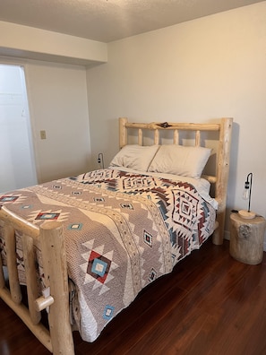 5 habitaciones, tabla de planchar con plancha, wifi y ropa de cama 