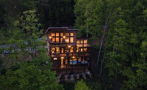 Exterior - Romantic / Views / New Build / Indoor Heated Saltwater Pool (Sevierville)