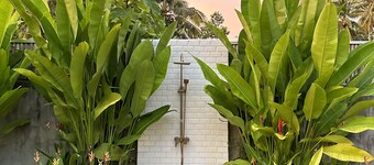 A Tropical Hideaway. 15mins drive from the city.