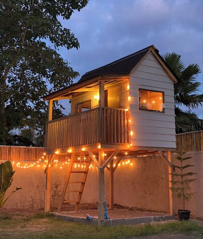 A Tropical Hideaway. 15mins drive from the city.