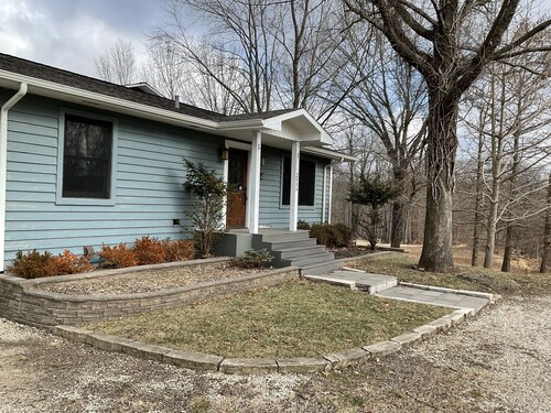 Private 8 acre Ranch backs to 1850 wooded acre Missouri conservation reservation