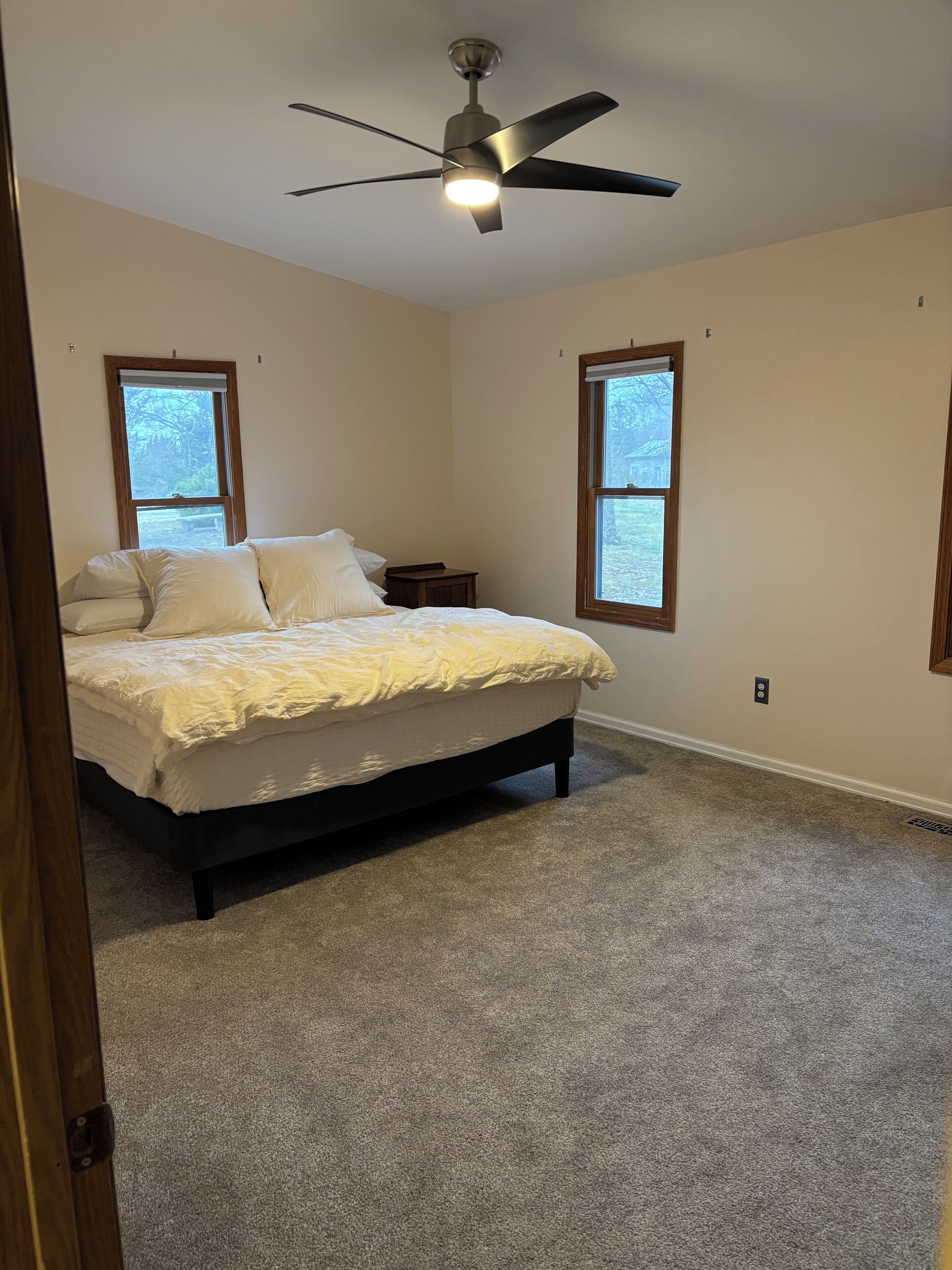 3 bedrooms, desk, free WiFi, bed sheets