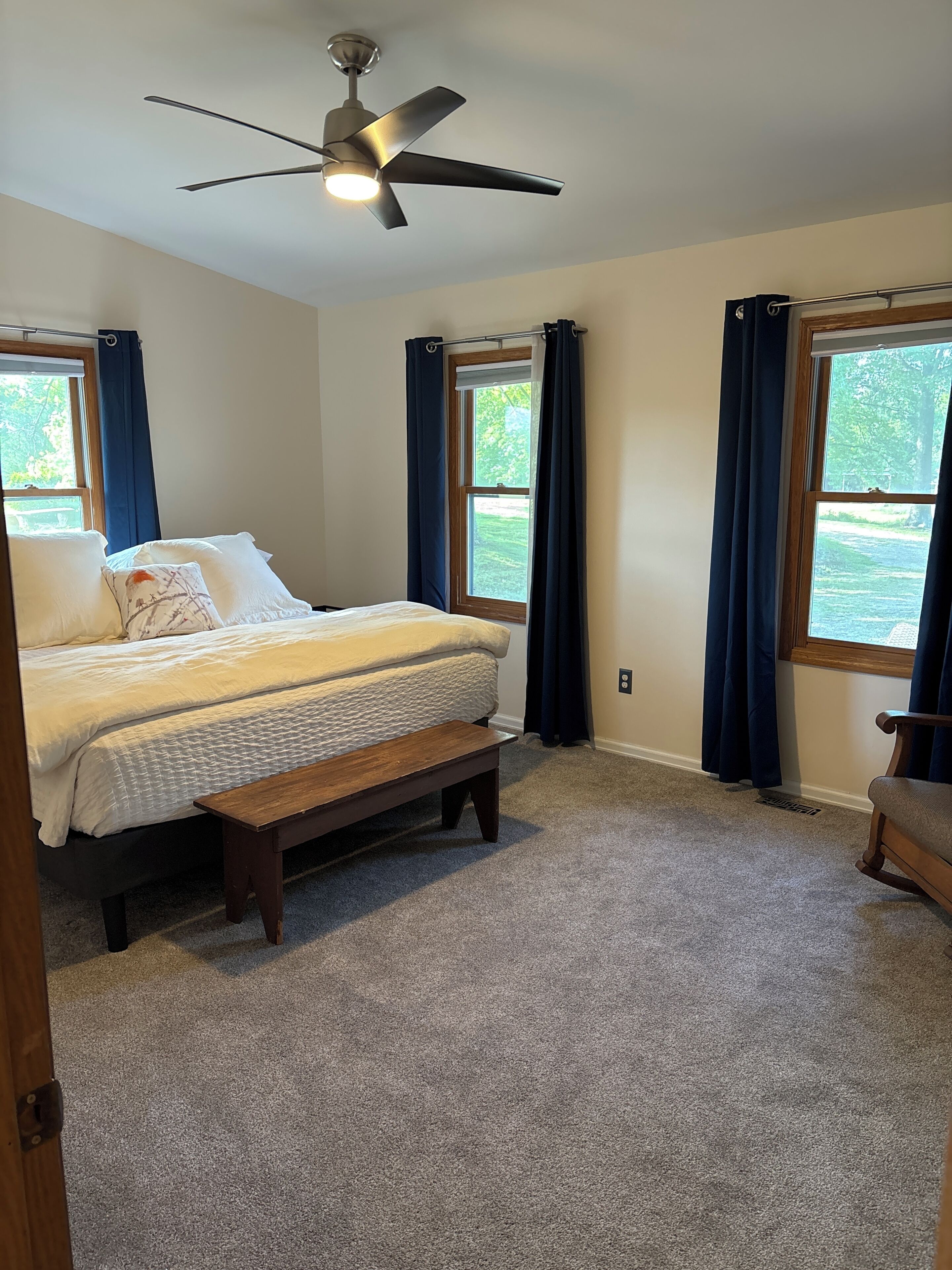 3 chambres, bureau, accès au Wi-Fi (inclus), literie fournie