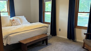 3 bedrooms, desk, free WiFi, bed sheets