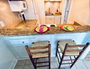 Microondas, tostadora y licuadora 